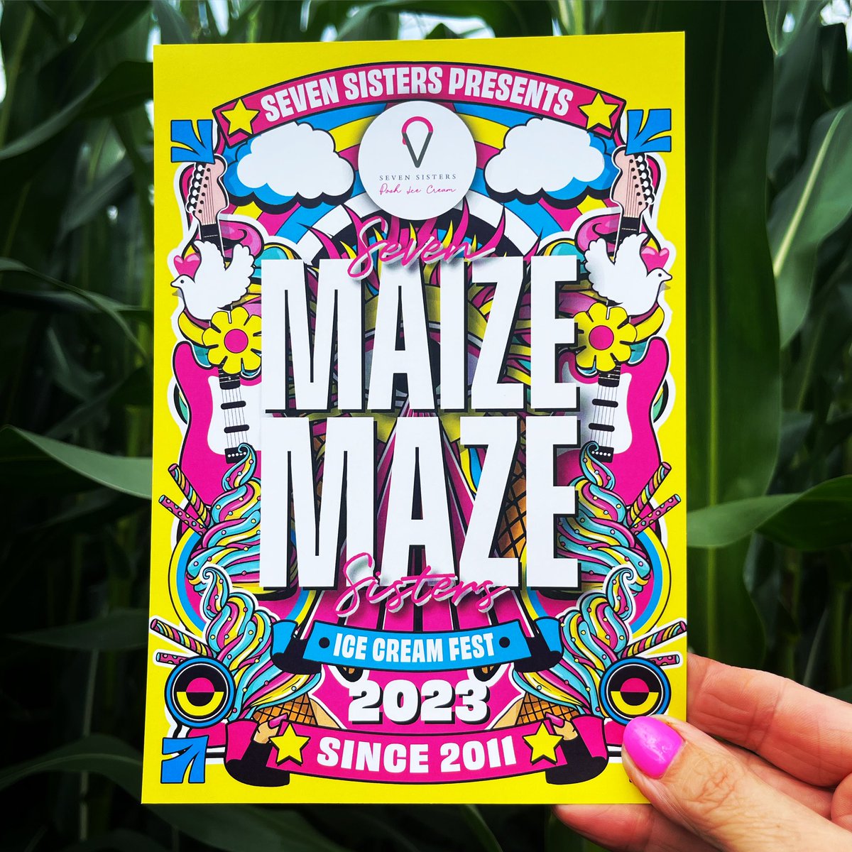 🎪MAIZE MAZE 2023 
🥾Tog up get your boots on and join us for an hour of family fun in the maze 
🎪Our festival theme maze is a great thing to do with the kids this bank hol
🎪Then celebrate with a scoop of our fab icecream 
🥾Open today and tomorrow 11-4