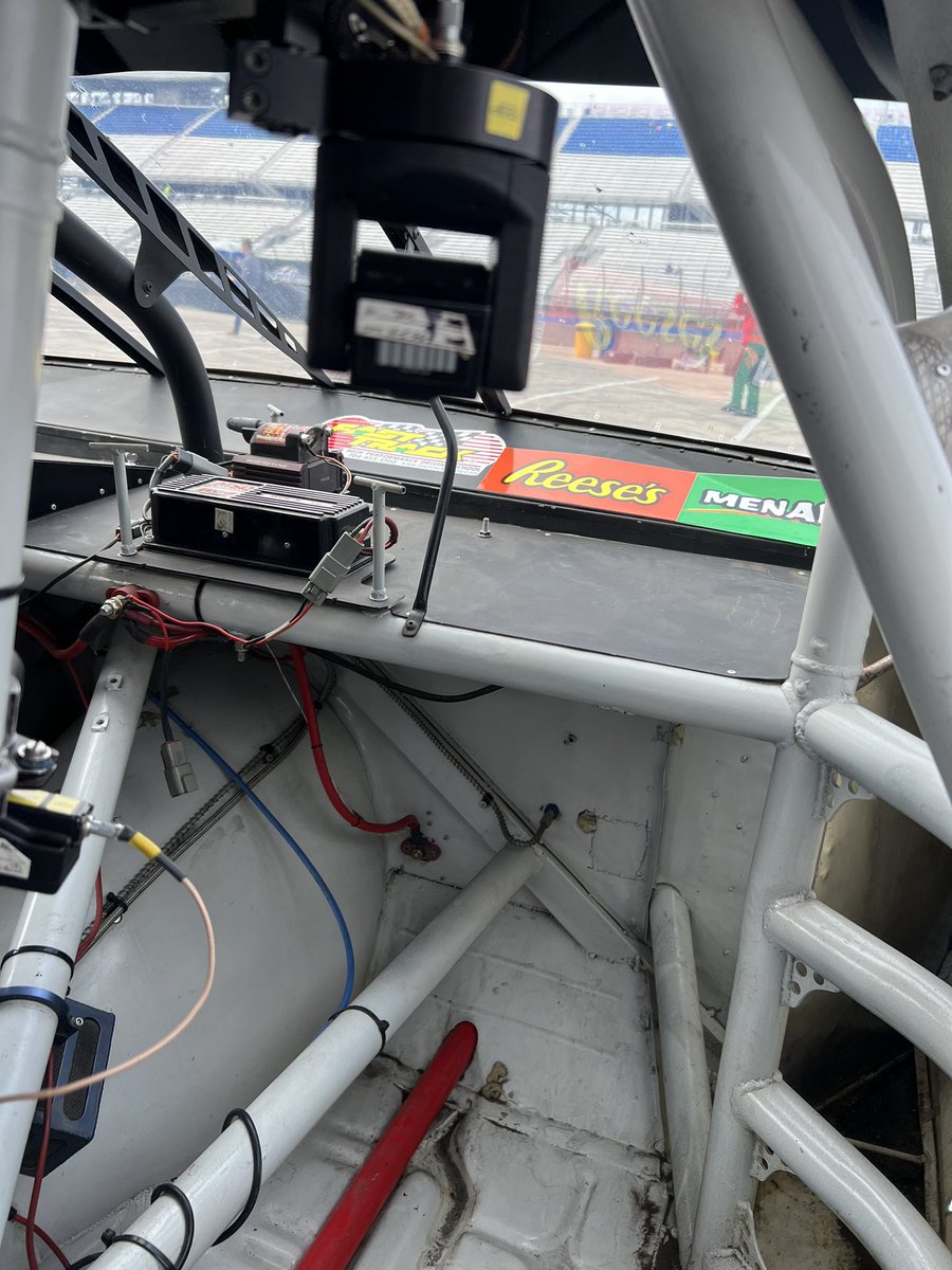 Starting p17 for today’s Sprecher 150. Have final adjustment and the start of the race at 12 p.m. CT time.

#Reese’s
#Menards
#FastTrackRacing