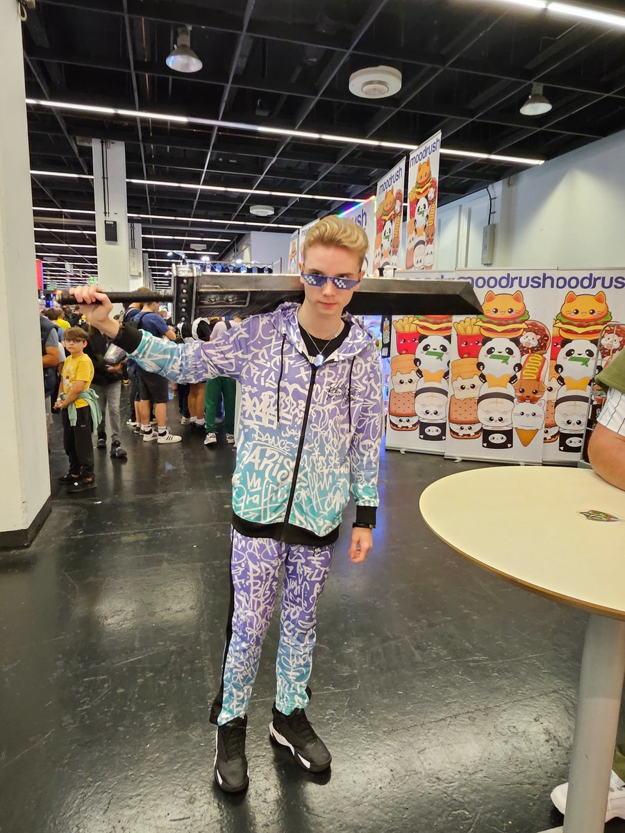 Mamavic0 tweet media