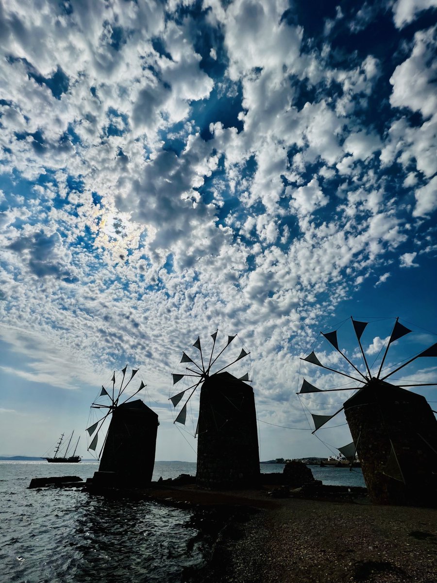 DenizhanGuzel's tweet photo. #Chios #Xios #Greece #windmill #Vrondatos #travel #CrntralLuxuryFlat https://t.co/ysKpepTrZ4