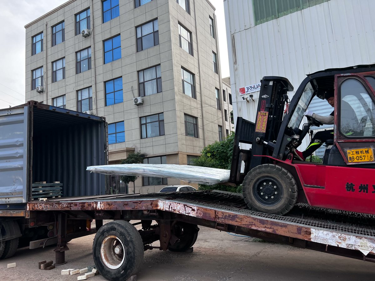 JHardfacing's tweet image. Delivery of #WearPlate
If you are looking for a Wear Plate supplier to provide you with Wear Plate and wear resistant products, then you have come to the right place. Even though Wear Plate is now very mature, Jinhua can always strive to make Wear Plate products even better.