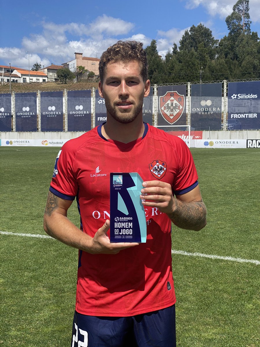oliveirense_sad's tweet photo. #UDOFCP 🏆 Zé Pedro eleito Homem do Jogo diante do FC Penafiel 👏🏻
Parabéns Zé Pedro!
#UDOliveirenseNossa #NossaUnião #NossaPaixão https://t.co/E6J5YRUHqO