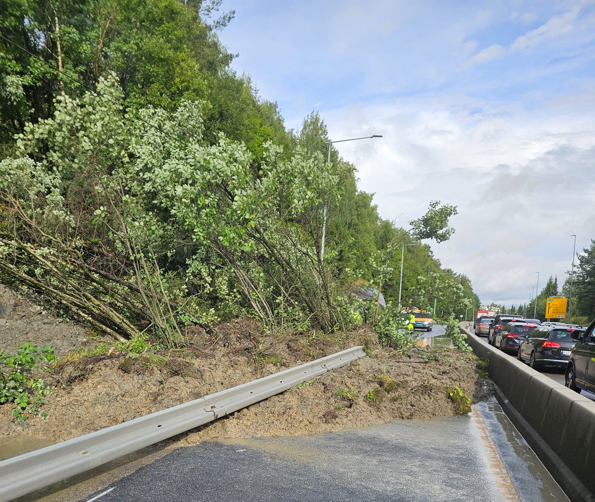 Skred E6 ved Abildsø i Oslo dlvr.it/SvF1Wg