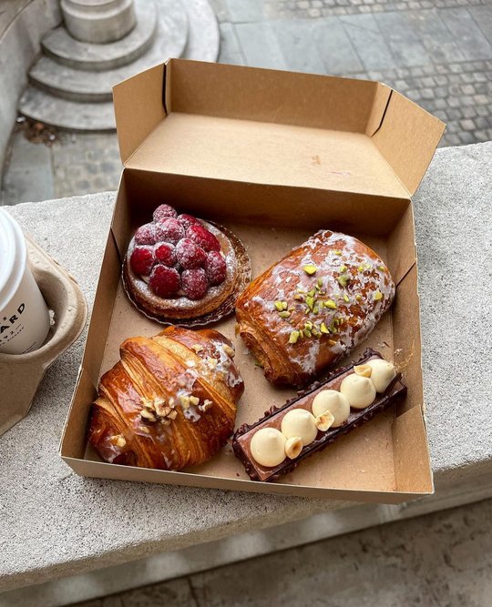 TheAzirapalala's tweet photo. Felt a bit peckish this morning.
He could be persuaded to share with the right incentive. #SundayIndulgence https://t.co/GkigTFkW8Q