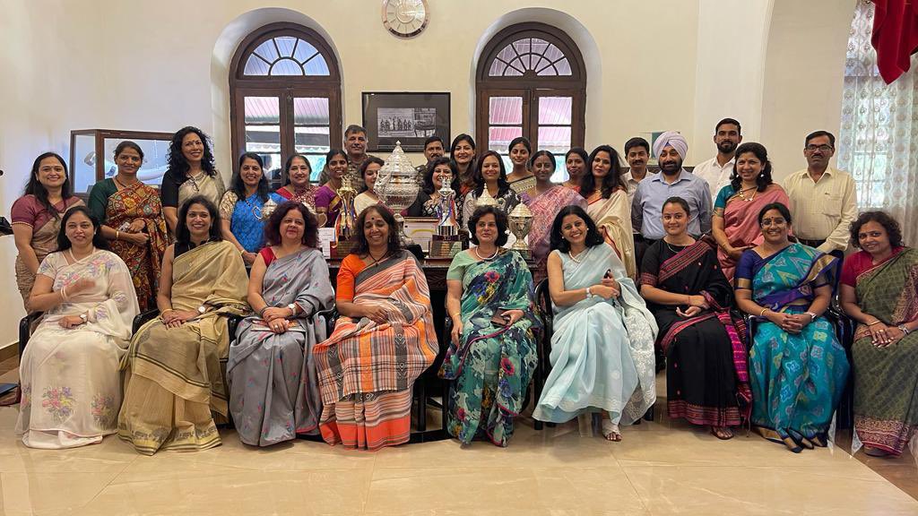 IaSouthern's tweet image. #SchoolofArtillery felicitated Principal &amp;amp; teachers of APS #Devlali for their splendid efforts put in to prepare students for board exams. APS Devlali has been securing Ist position in X &amp;amp; XII amongst 137 APS of the country since last four consecutive years
#GroomingFutureLeaders