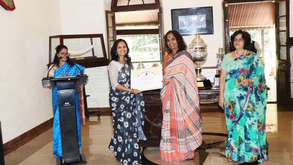 IaSouthern's tweet image. #SchoolofArtillery felicitated Principal &amp;amp; teachers of APS #Devlali for their splendid efforts put in to prepare students for board exams. APS Devlali has been securing Ist position in X &amp;amp; XII amongst 137 APS of the country since last four consecutive years
#GroomingFutureLeaders