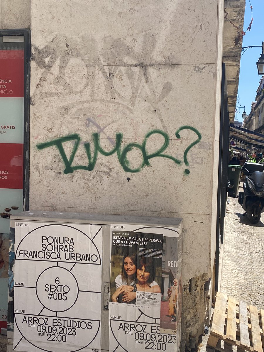 Graffiti in Lisbon. Must have been a pathologist who sprayed this…

<a href="/smlungpathguy/">Sanjay Mukhopadhyay</a> <a href="/slusagar/">Ankur Sangoi</a> <a href="/RazaHoda/">Raza Hoda MD</a> @AkgulMD <a href="/PatMcIntireMD/">Patrick J. McIntire</a>