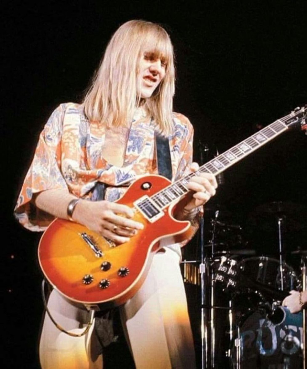 70sDailyDose's tweet image. Happy 70th birthday to Rush guitarist extraordinaire, Alex Lifeson!
#AlexLifeson