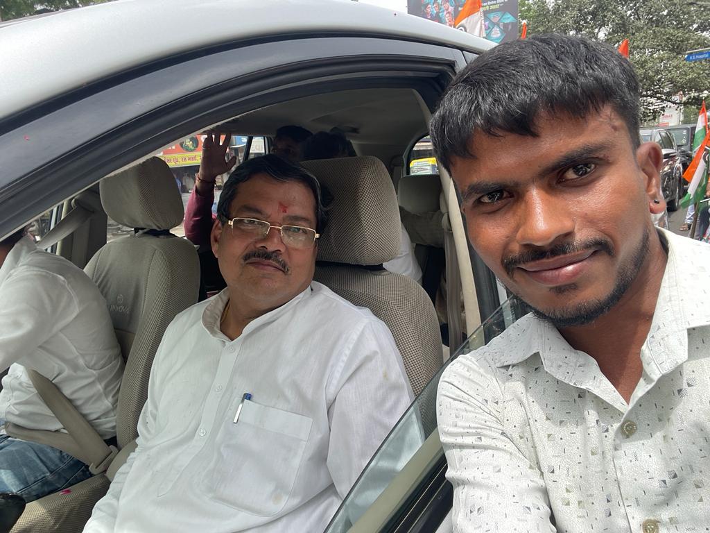 Jituincguj's tweet photo. Shri  @MukulWasnik ji well come to Ahmedabad.@shaktisinhgohil @ShehzadKPathan @AkuBhatti143 @RahulGandhi @INCGujarat @INCIndia @kharge @kcvenugopalmp https://t.co/30s5tLkfwh