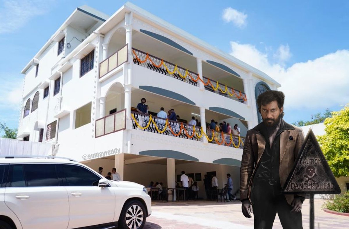sanjayR2C's tweet photo. Violence..Violence..Violence
He doesn't like but Violence likes him, he can't avoid @BuchiBabuSana 🥵🔥

The place where 
BOX OFFICE REVOLTION begins 
#RamCharan #BuchiBabu https://t.co/BiFHUMCm1p