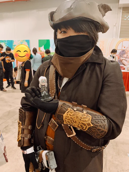 brought my firekeeper to the con today (thank you  for leaving Yharnam for a while to drop by and hold her ) 
