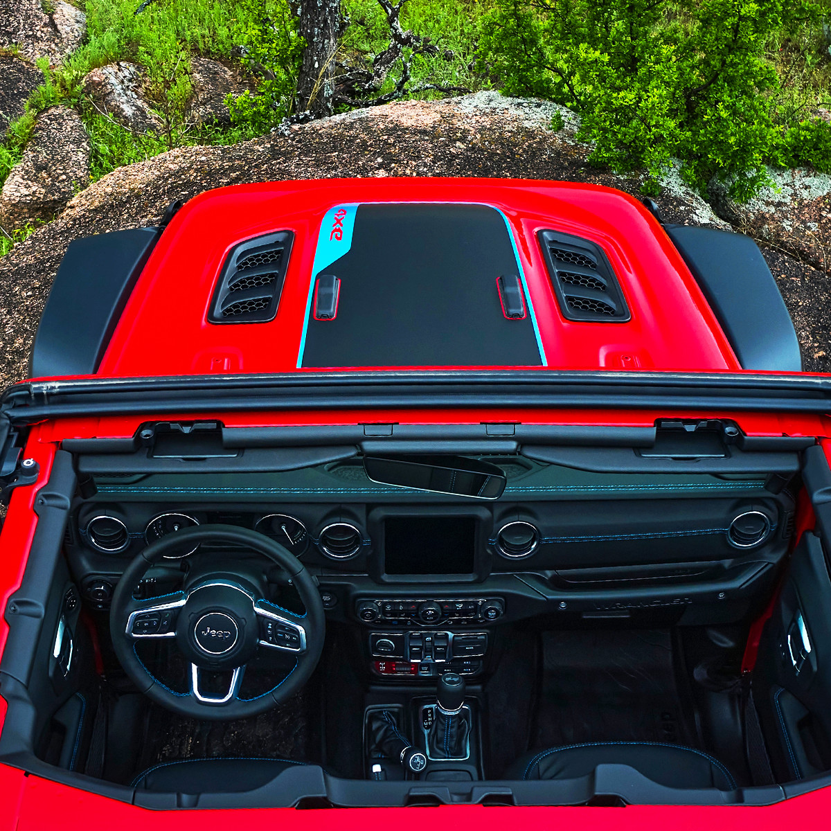 Jeep's tweet photo. Shockingly good looks! #4xe https://t.co/LOIdqjwhBF