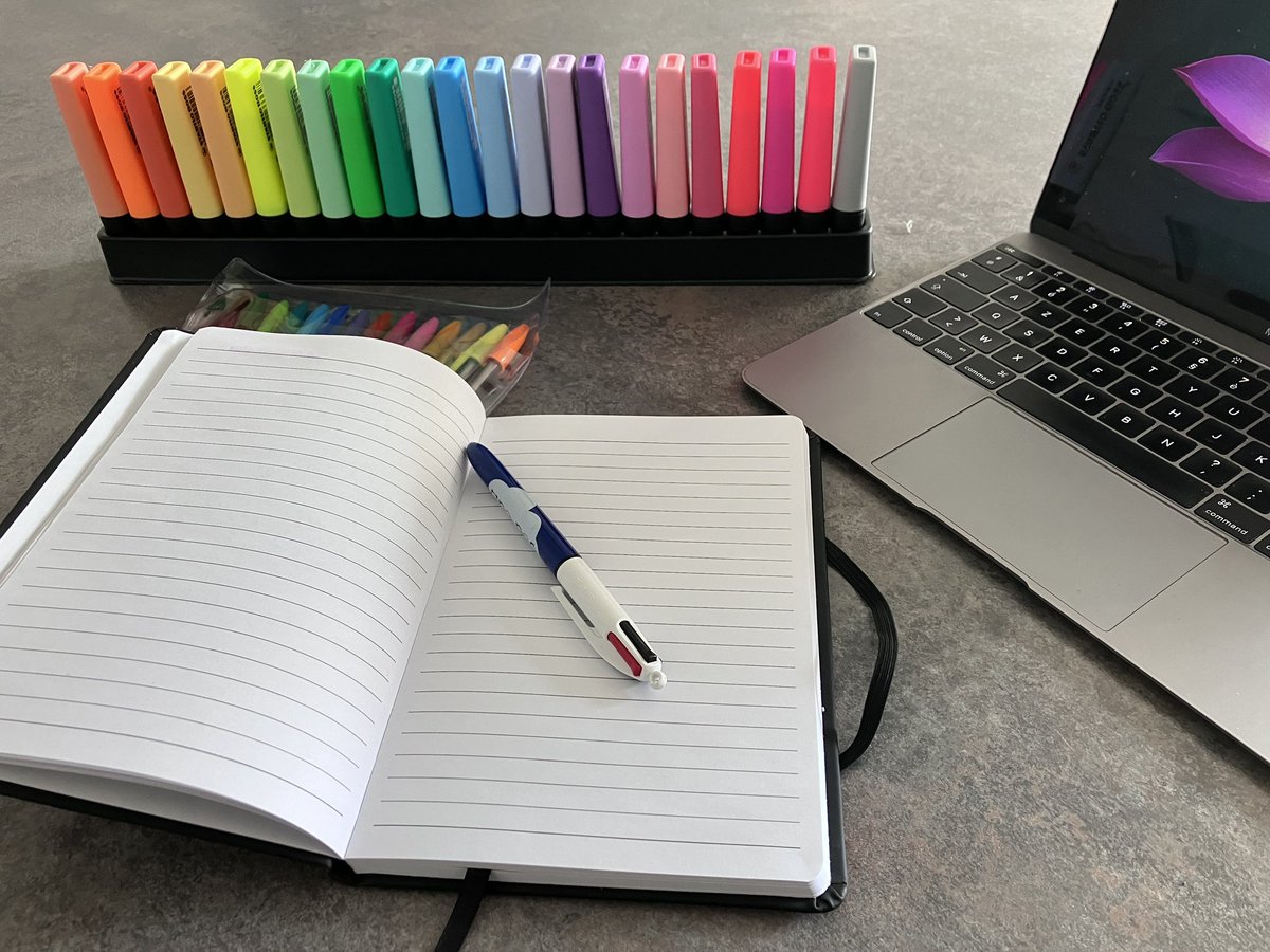 Rooo, ça y est… l’ordi est sorti, les feutres, les stylos… L’après #ludovia20, c’est aussi ça : des nouvelles idées qui 🤯 dans tous les sens, à formaliser avant de les partager + un GROS projet dont les contours se précisent, au service des #ERUN🤫. La machine à café va fumer!