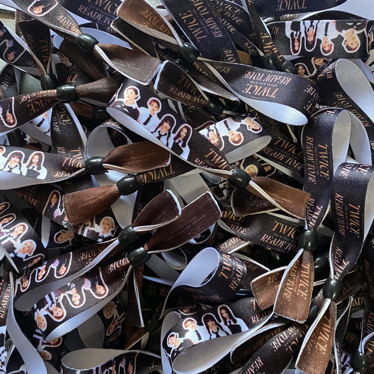 tallietwt's tweet photo. 📣 ONCE who lives in Angeles City, Pampanga

Hii! Help your moots out! 🥹 I’ve prepared a looot of freebies for Twice Day 2 Ready To Be in Bulacan. And unfortunately, I wouldn’t be able to attend the concert and give them away to ONCEs due to Exam Conflict—

…continuation thread https://t.co/J7Fr7fOPWO