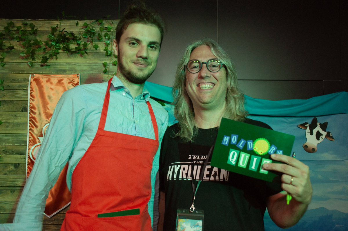 ZeldathonFR's tweet photo. Et nous passons maintenant au Moldorm Quiz 🍔! Vous avez aimé les sessions de Questions pour Prodige ? Voilà maintenant la finale qui opposera les équipes de @rin_kuto et de @Frenchiedhyrule ! Ils seront accompagnés de deux autres joueurs choisis avec soins. Le tout présenté par notre incroyable @eraxis99 ! 

Twitch : https://t.co/WVj23o2Zei
Dons :  https://t.co/6kelBRqYhp