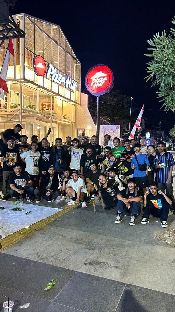 Manut komandane kulineran <a href="/bagus_listyo/">kambingmuda</a> 
#jeparagayeng