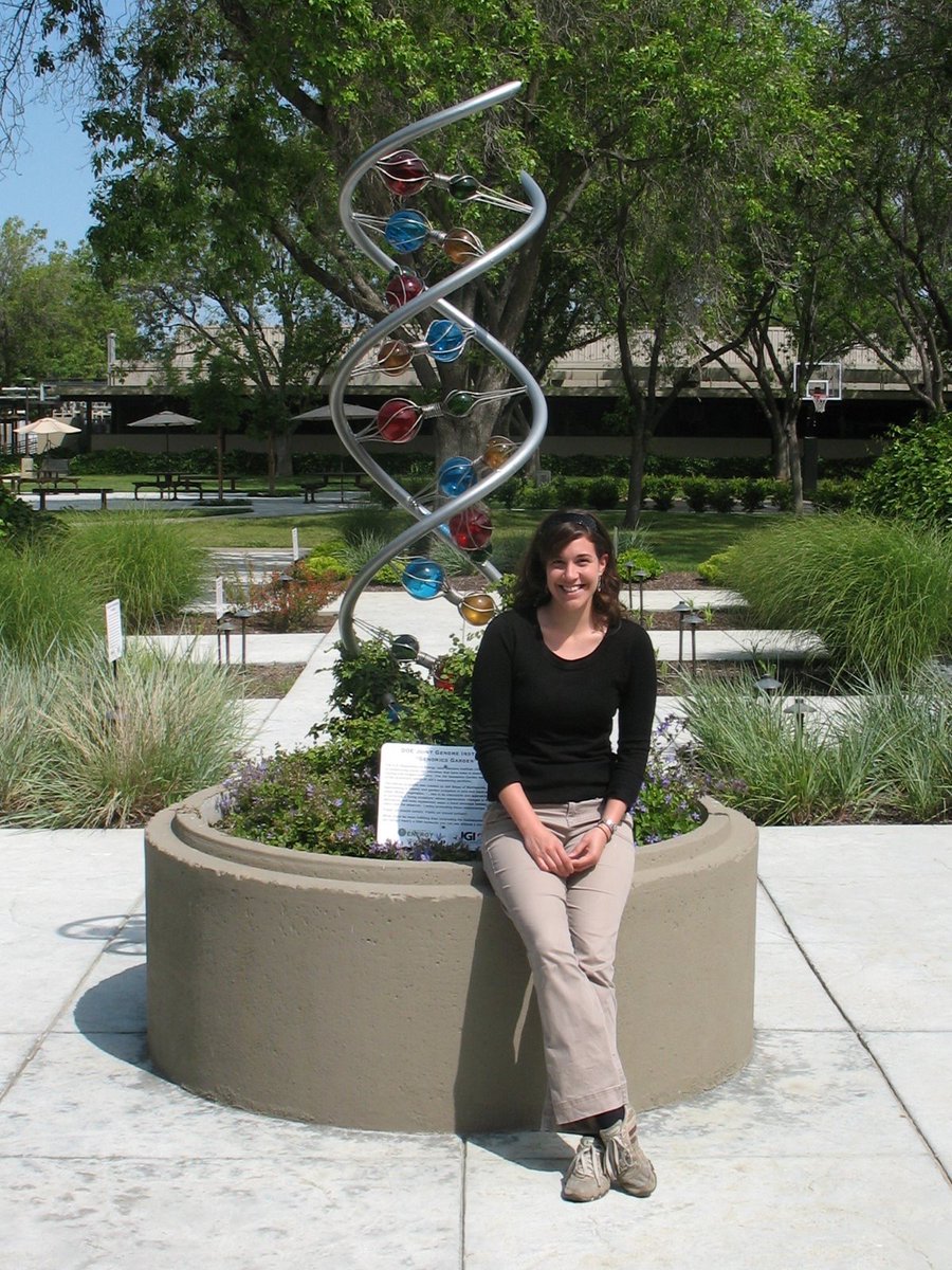 Laura Hug tweet media