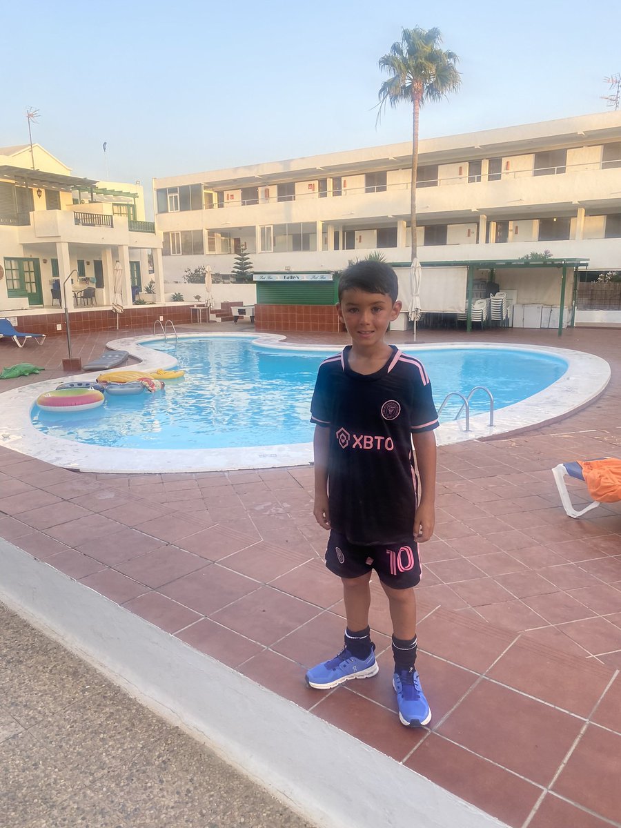 Bernadette Turner ✨ tweet media