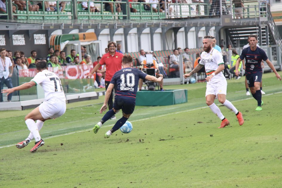 CosenzaOfficial's tweet photo. Gallery veneziana 📸🐺⚓️
Online sul nostro sito gli highlights del match 📲 https://t.co/s2aK1xrb31
#ForzaLupi #VENCOS https://t.co/n7JvMwJ54f