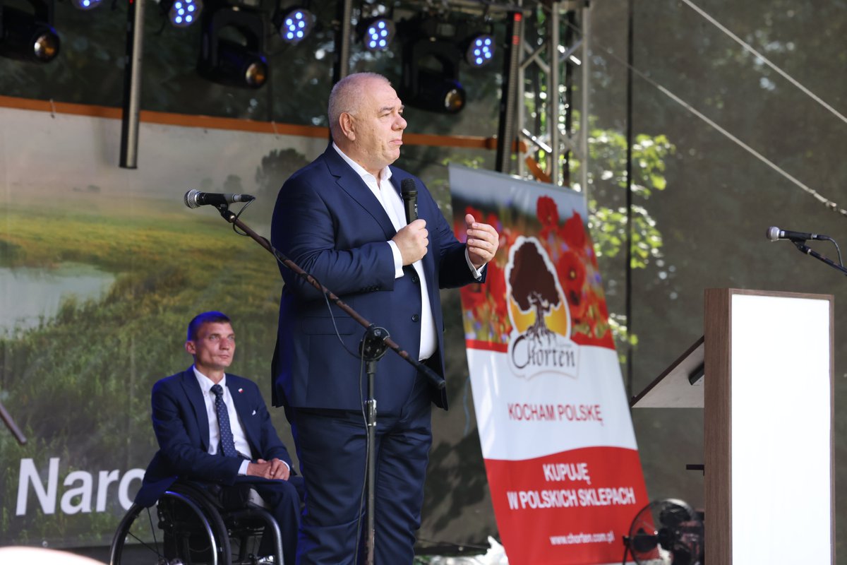 MAPGOVPL's tweet photo. 💬Minister @SasinJacek w #Kurowo: mieszkańcy Podlasia to ludzie, którzy szanują polską tradycję. Mają świadomość swoich korzeni i swojej przeszłości. Szanują tradycję i za to również ich cenimy. https://t.co/YFlOkGZxSH
