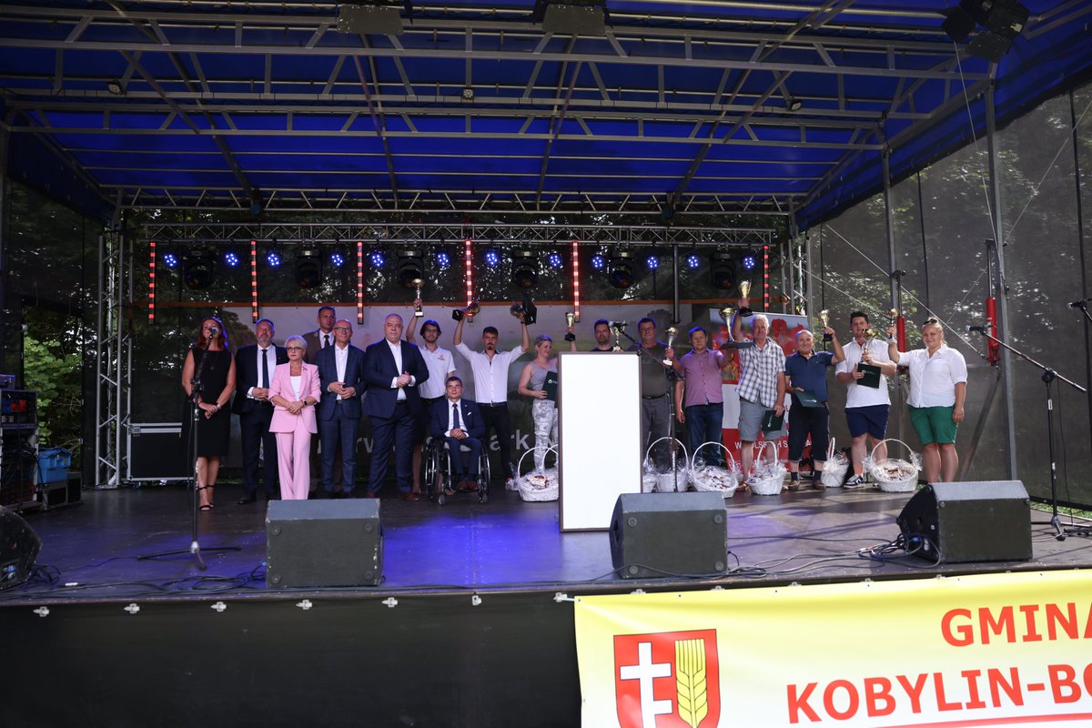 MAPGOVPL's tweet photo. 💬Minister @SasinJacek w #Kurowo: mieszkańcy Podlasia to ludzie, którzy szanują polską tradycję. Mają świadomość swoich korzeni i swojej przeszłości. Szanują tradycję i za to również ich cenimy. https://t.co/YFlOkGZxSH