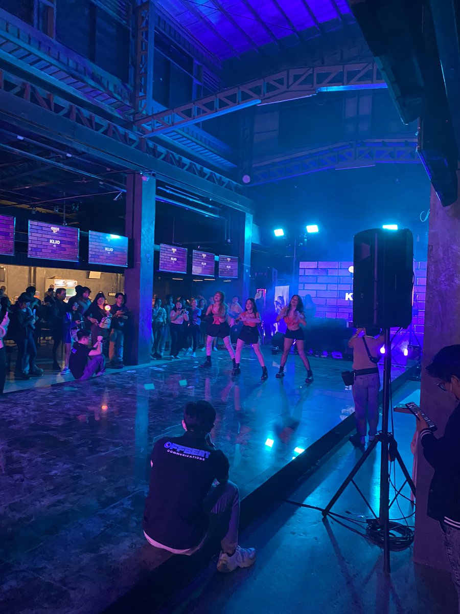 oncehq's tweet photo. Weโre still on going!!! #OnceNight #KmmunityLovesOnceHQ https://t.co/5bVm1a5wPh