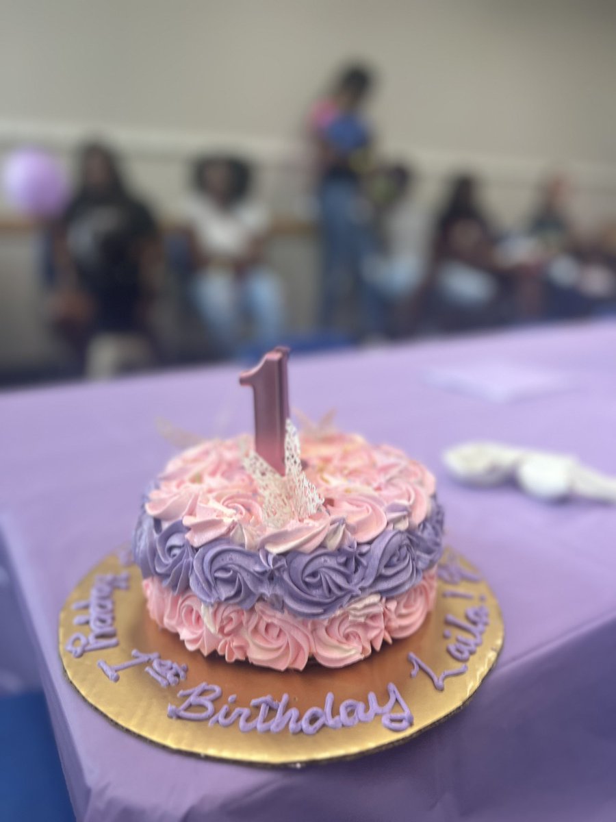 ShaunSimmons2's tweet photo. Butterfly birthdays 🦋🦋🦋 https://t.co/lJeZ8DTFj4