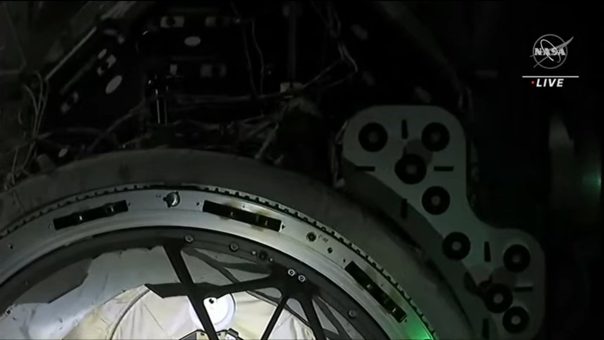 Docking confirmed, at 14:16 BST/15:16 CEST! 

Welcome to your new home #Crew7 - kudos to @Astro_Andreas for his piloting of the Crew Dragon spacecraft. #Huginn

Watch live on #ESAWebTV at esawebtv.esa.int/2