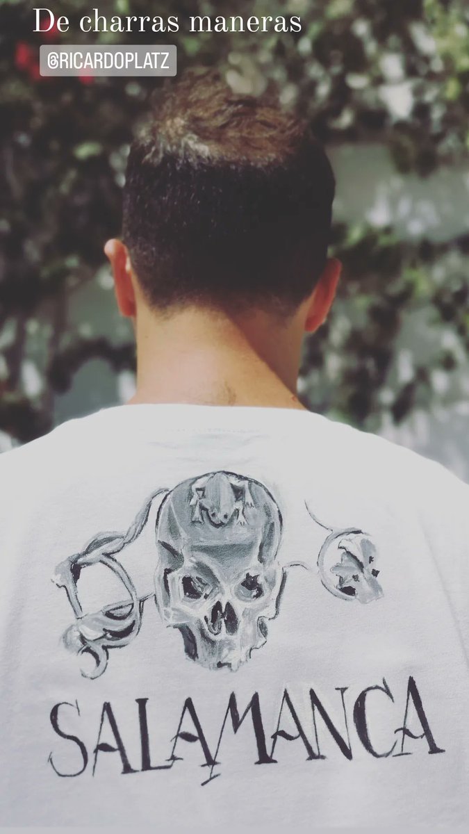 AlvaroSCasas's tweet photo. El marío es andalucista y salmantino, así que a veces hay que crear con guiños charros. #Camiseta artesana con arte y pincel.
@plaza_ricardo
#salmanca #charro #artesania https://t.co/EzXP5Tilf4