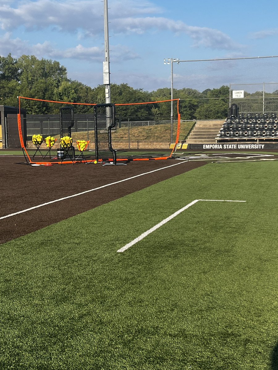 It’s camp day!! Let’s find some future 🐝  🐝  #stingersup