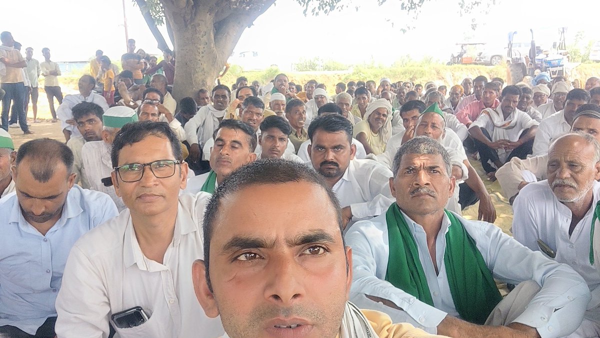 SatendraSachin's tweet photo. भूमि बचाओ आंदोलन को लेकर किसान पंचायत खिरनी गोल चक्कर पर आयोजन हुआ पंचायत में निर्णय हुआ की जिलाधिकारी महोदय  @DmSambhal को ज्ञापन दिया जाएगा समय रहते हुए समस्या का समाधान नहीं हुआ तो अनिश्चितकालीन आंदोलन किया जाएगा  
@DainikBhaskar @AmarUjalaNews  @aajtak @AbpGanga @ANI https://t.co/1Hg4sOjFQY