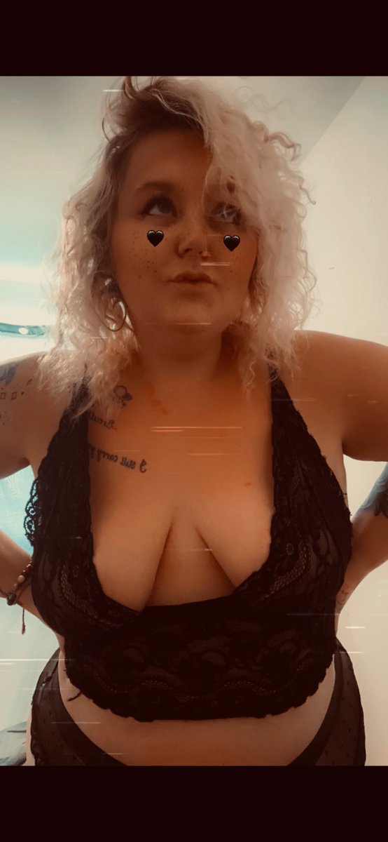 onlyskye15's tweet photo. #newtwitter #twitter #new #CheckOut #onlyfansgirl #onlyfan #of check my page out 🤷🏼‍♀️ https://t.co/n265CJ6uHq https://t.co/gHKzLAU0M5