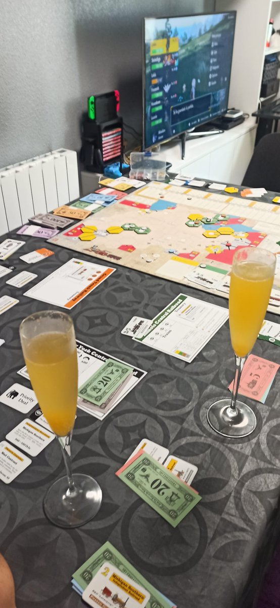 KuroGamer5's tweet photo. Adiós a las vacaciones con mimosas y 18XX https://t.co/sOMY5OXBNL