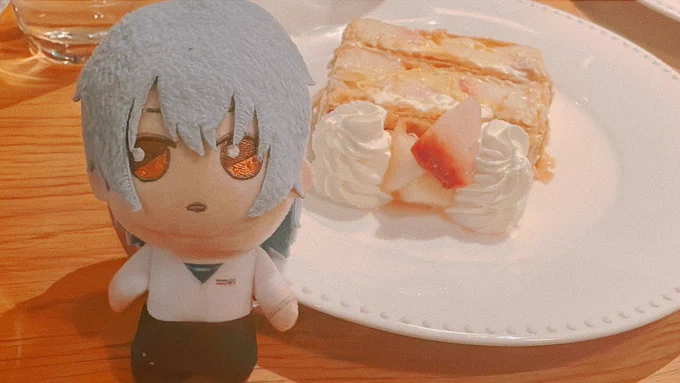 ネロ、これは桃のヌン茶とパイ