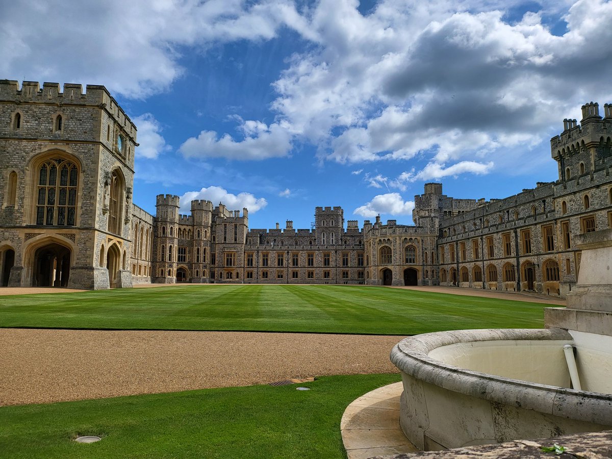 I've come to London to see the King! #WindsorCastle #London