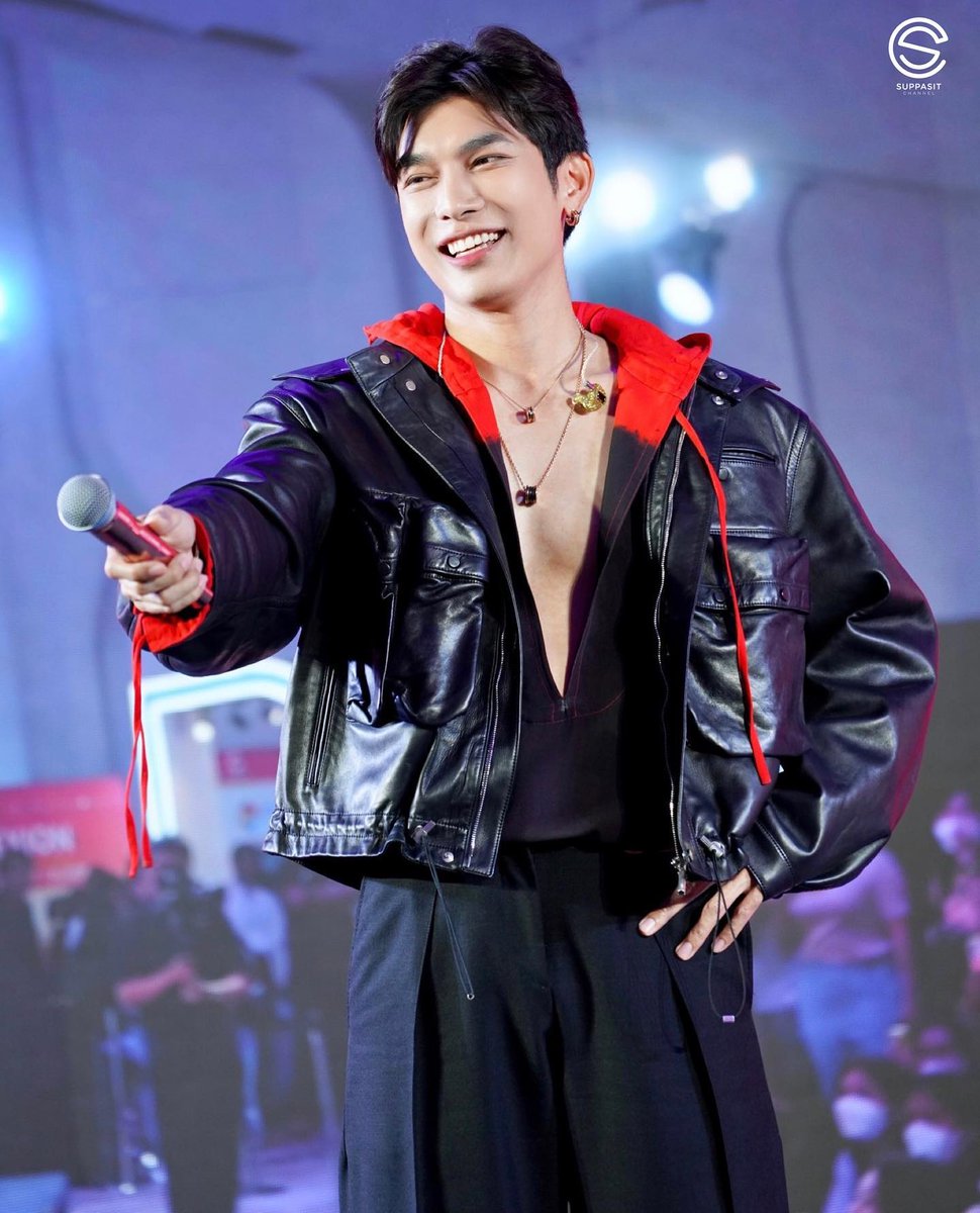YYong34's tweet photo. IG:suppasitch.official
มินิคอนเสิร์ตจากมิว ศุภศิษฏ์ ในงานเทคโนโลยีสุดล้ำ มหกรรมแสดงเทคโนโลยีดิจิทัล HACKaTHAILAND 2023: DIGITAL INFINITY
MEWGITAL INFINITY
@MSuppasit
#MEWxHACKaTH
#MewSuppasit
#มิวศุภศิษฏ์
#HACKaTHAILAND #DIGITALINFINITY #HACKaTHAILAND2023 https://t.co/hi97sE3gmi