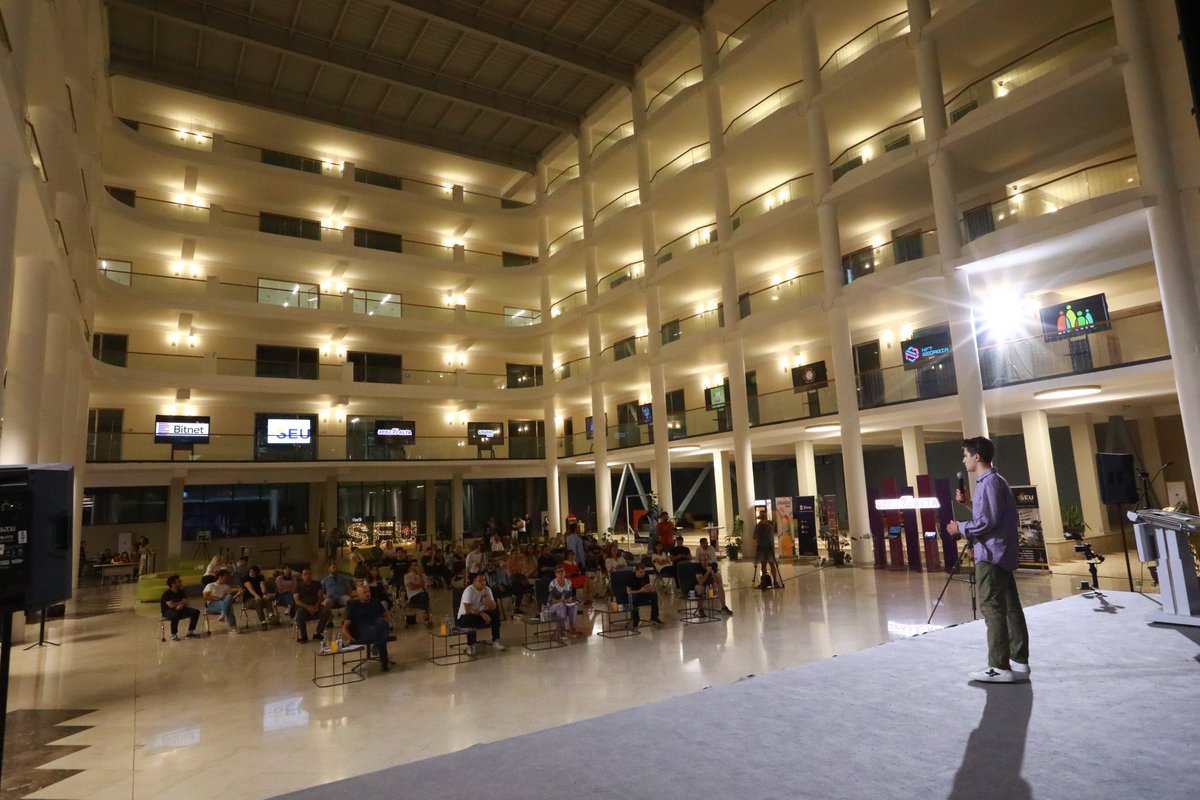 HALF-CHAIN tweet media