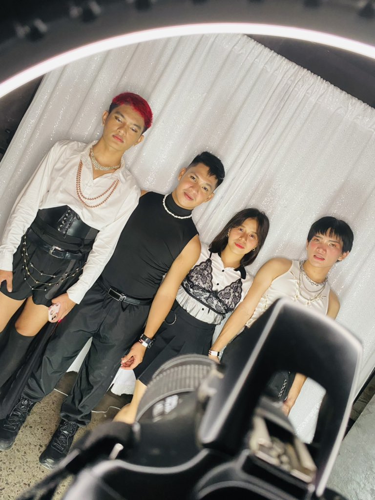 KmmunityPH's tweet photo. @oncehq We gotta go, chingus! It's time for us to dance the night away ๐คญ Don't forget to tag us and use the hashtag #KmmunityPHlovesONCEHQ when you share your photos!
Thank you to @oncehq for this One In A Million K-Pop party! Let's enjoy the rest of #ONCENIGHT! Woohooooo!! ๐๐ป๐บ๐ป https://t.co/qRDvq0oYGu