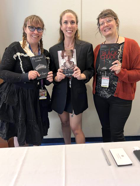 HWAOntario's tweet image. Here's a great photo from SATURDAY's HWA HORROR STORY READINGS @FANEXPOCANADA with @_Beth_Wagner_ , Crystal Bourque @everythingstemp, and @Writer_ReganMcD! @monicaskuebler is behind the camera. Thanks, Monica! ✨#FANEXPOCANADA2023 #HWAOntario