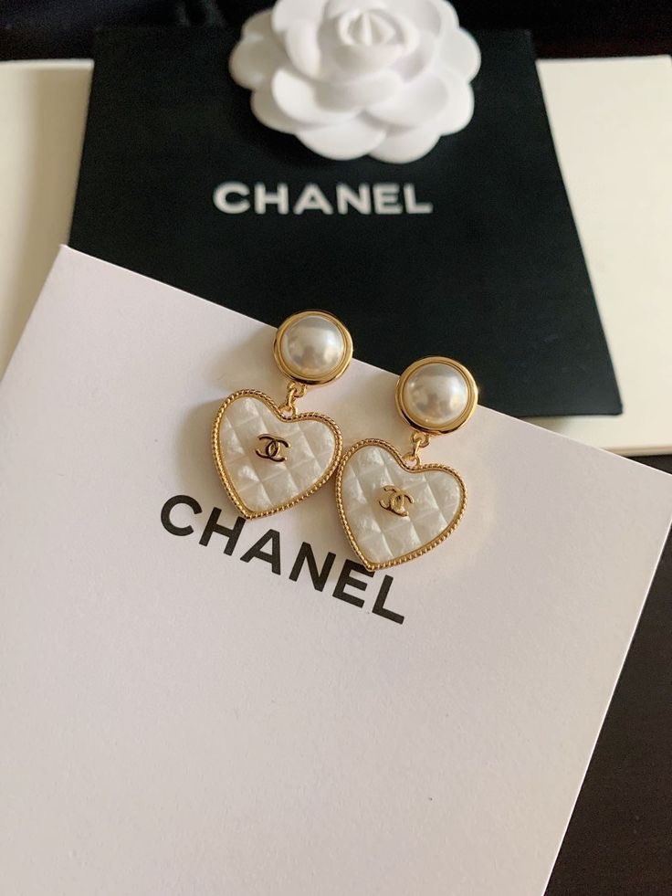 CC Chanel Earrings for Women - Vestiaire Collective