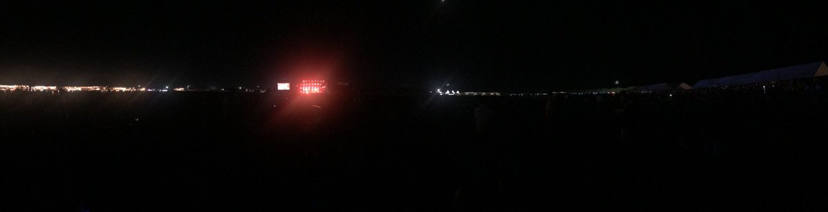 あらっ写真まっくら

10-FEETやるころは
過ごしやすいいい感じでした。

たぶんことし最後の夏フェス終わったぁ