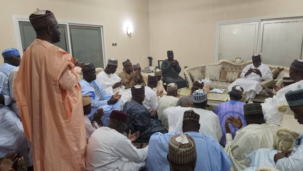 PoliceAffairs's tweet photo. Members of the newly constituted Yobe State Executive Council, led by Deputy Governor His Excellency Idi Barde Gubana, paid a congratulatory visit to the Hon. Minister of Police Affairs, His Excellency Senator Ibrahim, on assumption of duty as Minister of Police Affairs. https://t.co/gnqJJqOONr