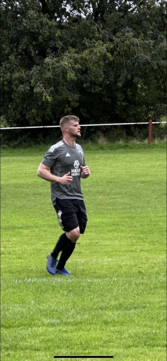 tettenhallfc's tweet photo. ✍️ Tettenhall FC are delighted to announce the signing of Ed Hague-Saunders on a permanent deal.

A MOTM display in his debut, we just couldn’t say no 🤷🏻‍♂️

#WelcomeEd #AnotherHague 

#TettenhallFC https://t.co/m6rHVI0G0F