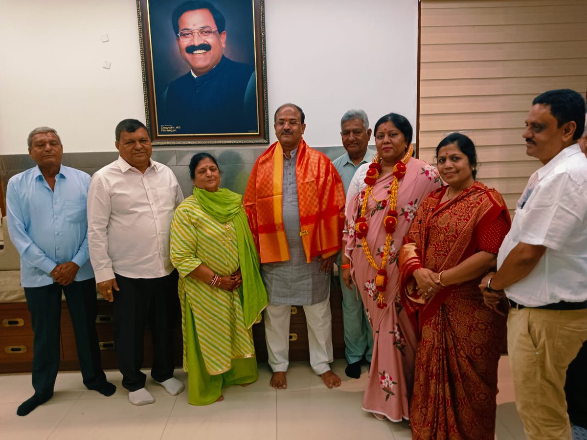 ArvindLBJP's tweet photo. Today Shri Mevaram Wode, son of freedom fighter Shri Khumaram Wode, President of Akhil Bharatiya Wode Sangh Shri Jasoo Bhai, President of Gujarat Patel Samaj Shri Bhupendra Patel,
1/2 https://t.co/CNxX9BXPLi