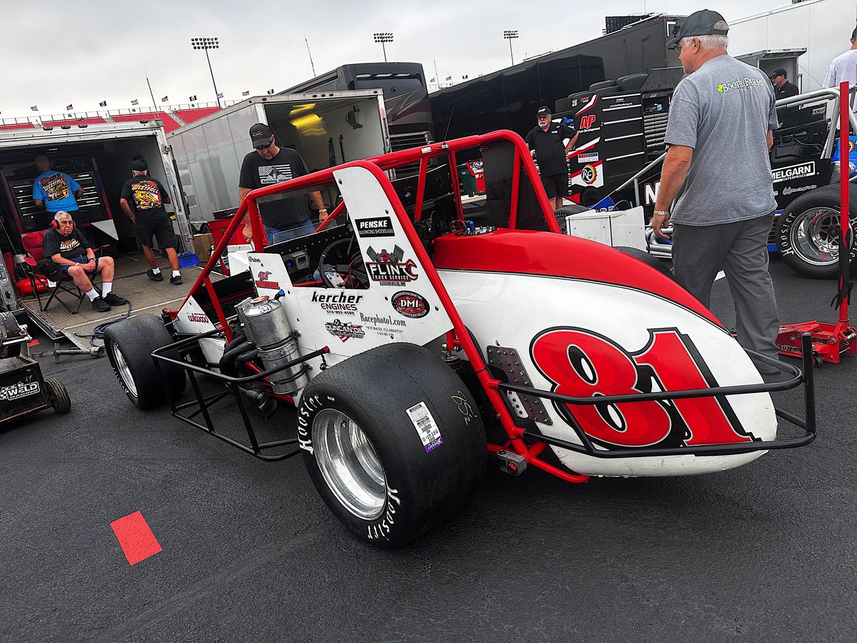 Shoutout to these four diehards who raced in #SmackdownXII Feature at 10pm last night then drove almost 5 hours to <a href="/WWTRaceway/">WWT Raceway</a> for Silver Crown practice at 9am.

— <a href="/JustinGrant40/">Justin Grant 🇺🇸</a> (Hemelgarn #91)
— <a href="/Logan_Seavey/">Logan Seavey</a> (Rice/Abacus #22)
— <a href="/CJ_Leary_/">CJ Leary</a> (Klatt #6)
— <a href="/WestfallRacing/">Matt Westfall Racing</a> (BCR #81)