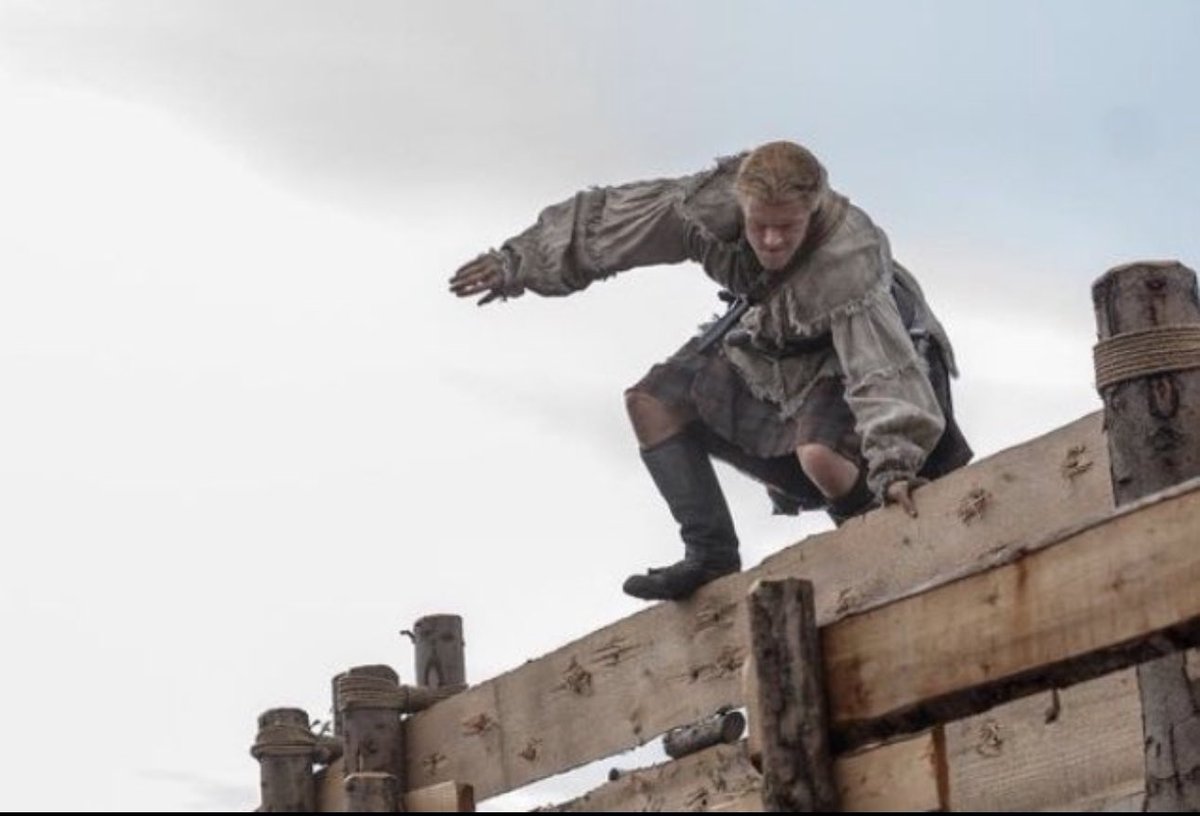 TrendyTrainer13's tweet photo. @HeatherJSweet @Outlander_STARZ @SamHeughan @caitrionambalfe #OutlanderS7 is a FUN watch, with wonderful storytelling and performances by all. How about #SamHeughan’s scaling the wall as he portrays Jamie, closing in on the British (and confronting his son)? 😉💪 https://t.co/cLCca7TpUI