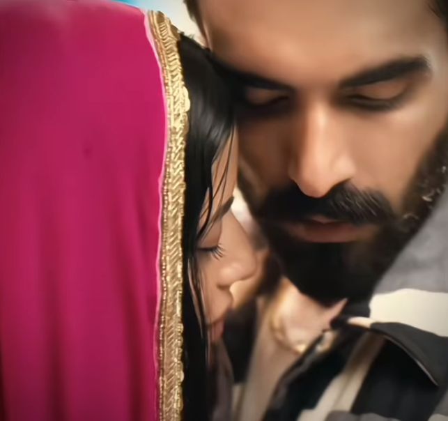 guiltytoosoon's tweet photo. alisha and anuraj have a sizzling chemistry and this is just the beginning! 🤍🥵

#Almaan #udaariyaan 
@ColorsTV 
@_ravidubey 
@sargun_mehta https://t.co/9vAQYf0HU0
