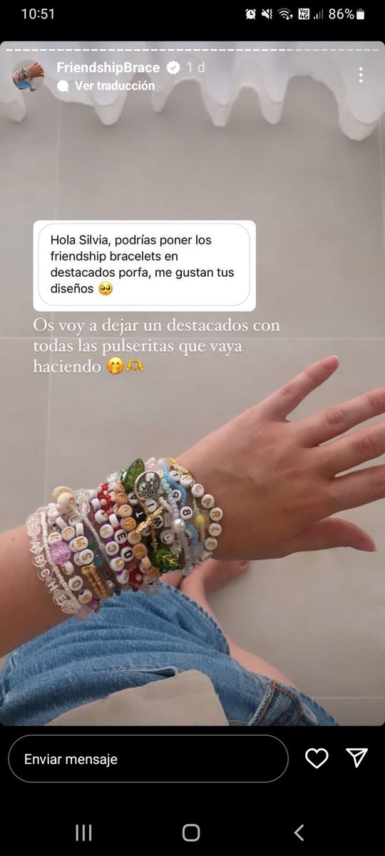 mrlovergetta's tweet photo. imaginate ir a un concierto de la mismisima taylor swift y ENCIMA intercambiar friendship bracelets con silvia 🥺❤️‍🩹 https://t.co/NuxHCet43Z