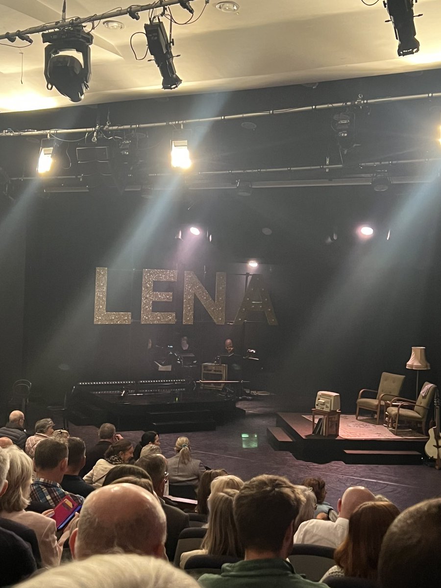 karen anderson tweet media