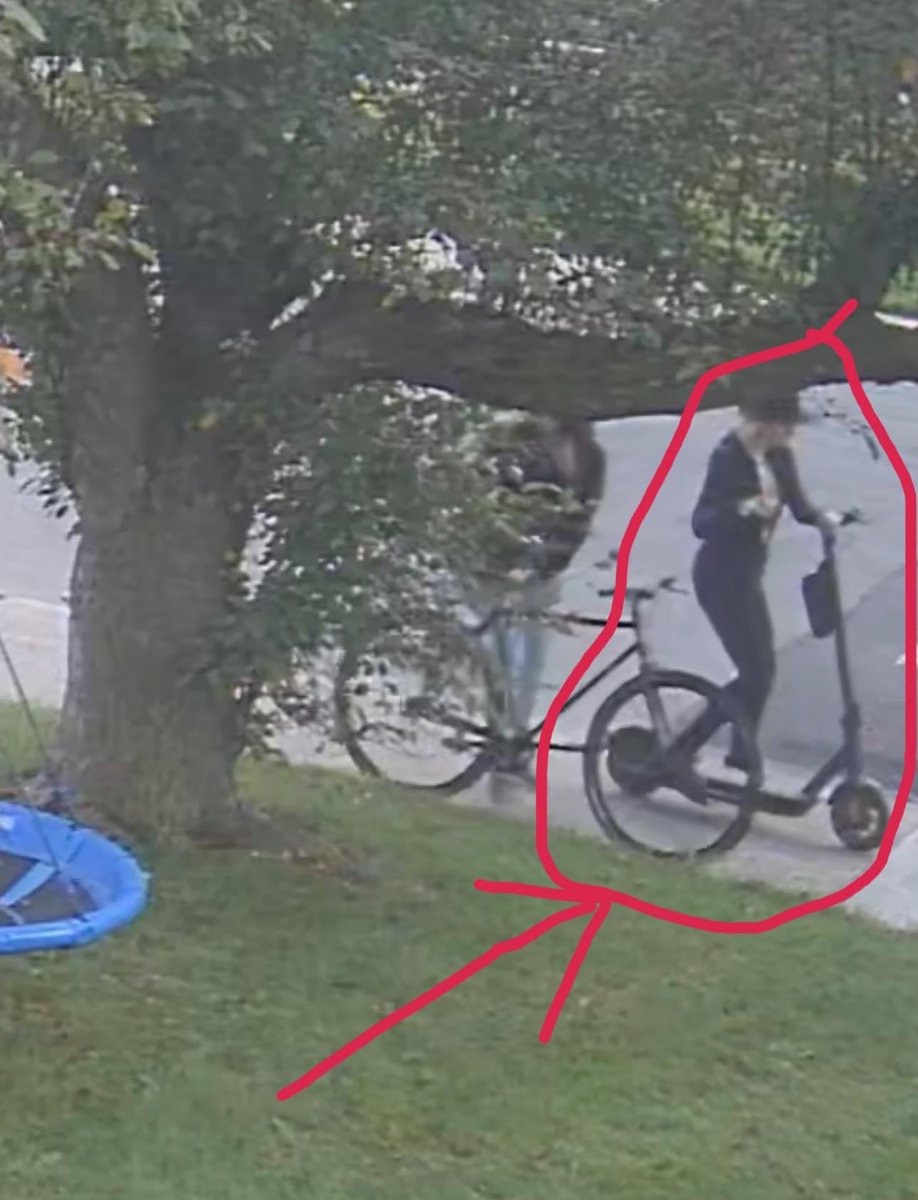 bcsangeetha's tweet photo. On Aug 26th 2023, 4:45pm These two ladies (old and young) stole my electric scooter in broad day light. 
Location: St.Clair and Victoria Park(EAST YORK). I have documented in my police report. @TPSOperations @TorontoPolice @OPP_News @CBCNews @CP24 @EastYork_TO @CTVNews @cnnbrk https://t.co/yNBuR7k3lZ